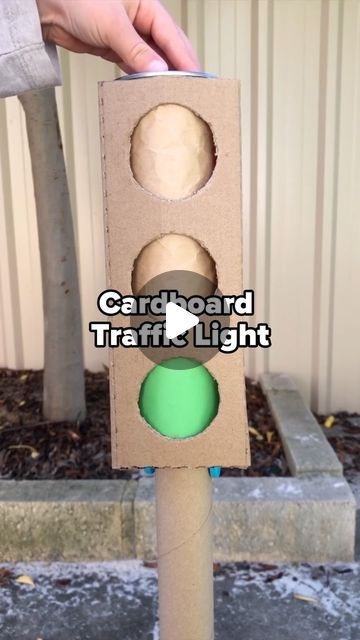 Makedo Cardboard Projects, Traffic Light Activity For Kids, Traffic Light Crafts For Kids, Diy Traffic Light, Diy Cardboard Toys, Cardboard Play, Cardboard Creations, Cardboard Rolls, Cardboard Crafts Diy