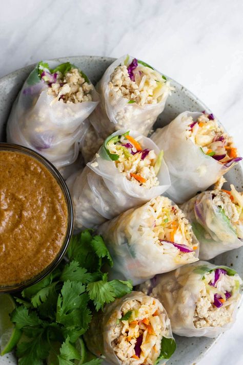 Spring Rolls with Chicken and Spicy Peanut Sauce - So Happy You Liked It Easy Vegetarian Lunch Ideas, Vegetarian Lunch Ideas For Work, Brie Soup, Pumpkin Seed Granola, Apple And Brie, Vegetarian Lunch Ideas, Summer Rolls Recipe, Seed Granola, Rice Wrappers