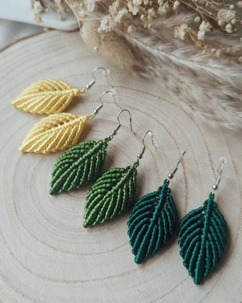 It might still be pretty cold outside, but my garden is already blossoming, trees are getting greener and spring is inevitably on its way here! 🌱🌸 And that means - it's time to refresh your wardrobe with a new pair of earrings. 🤩 Super lightweight and available in a variety of colours, these macrame leaf earrings are guaranteed to compliment any outfit and look fantastic! ✨ >> All colours available on website, pop over and choose your fave! 😍 #macrameearrings #micromacrame #handmadejewelry ... Macrame Leaf Earrings Tutorial, Macrame Leaf Earrings, Ear Ringing, Macrame Leaf, Earrings Outfit, Macrame Bracelet Patterns, Honey Design, Small Macrame, Jewelry Ear