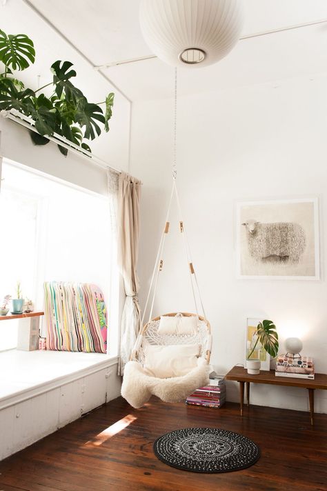 10 Ways To Use That Weird Corner You Thought Was Unusable #refinery29  http://www.refinery29.com/weird-corner-space-apartment-decor Deco Retro, Tiny Space, Small Apartment Decorating, Design Del Prodotto, White Rooms, Cozy Reading Nook, Swinging Chair, My New Room, Small Apartments