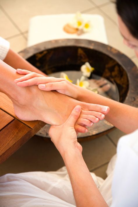 Spa Pedicure, Foot Spa, Relax Spa, Toe Nail Designs, Nail Health, Spa Massage, Foot Massage, Spa Services, Home Spa