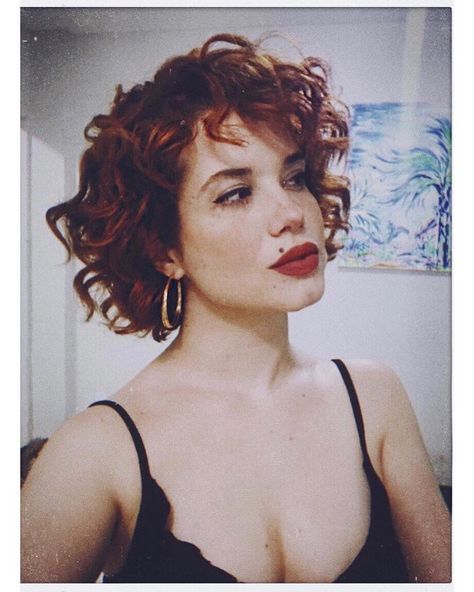 Short Curly Red Hair, Curly Hair Without Heat, Short Curly Hair Styles, Curly Cuts, Red Hair Inspiration, Hair Without Heat, Red Curly Hair, How To Curl Short Hair, Hair Styles For Women