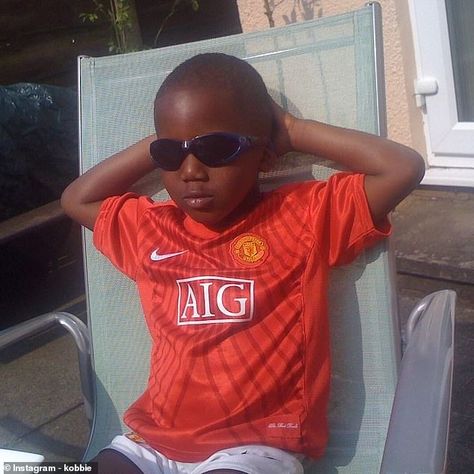 Kobbie Mainoo sends fans wild as he posts throwback childhood snap in Man United top to mark his 19th birthday... but what else has the star been up to in his celebratory photos?



            By Luke Power  Published: ...

#englishpremierleague #laliga #laligaspain #ligue1 #SerieA #bundesliga #uefachampionleague #europacup #worldcup2022 #charityshield #leagueone #liverpoolfc #realmadrid #barcelona #bayernmunich #manchesterunited Man United Kit, Fb Profile Photo, Posting On Social Media, Balenciaga Jacket, Manchester United Team, Manchester United Wallpaper, Soccer News, Childhood Photos, Retro Football