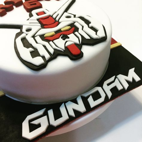 Gundam Gundam Cake, Thomas Birthday, Cake Inspo, Themed Birthday Cakes, Edible Images, Hama Beads, Birthday Cakes, Amazing Cakes, Gundam