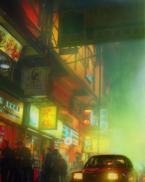 Cool Movie Shots, Hong Kong 1980s, Japan Night Life, Wires Aesthetic, Green Orange Aesthetic, Blade Runner Aesthetic, Bullet Journal Japan, Night City Vibes, Green Bone Saga