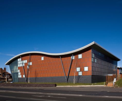 Curved Roof Architecture, Curved Roof Structure, Curved Roof Design, Arched Roof, Types Of Roofing Materials, Curved Roof, Retail Architecture, Spain Photography, Roof Extension