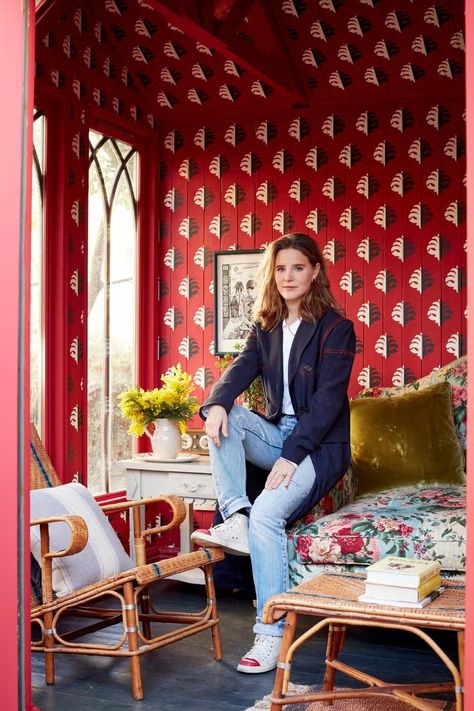 Inside Beata Heuman's London home | London Evening Standard | Evening Standard Beata Heuman Interiors, London Homes Interior, Wicker Daybed, Beata Heuman, Design Atelier, Houses Interior, House Vibes, Inside Interiors, Work Room