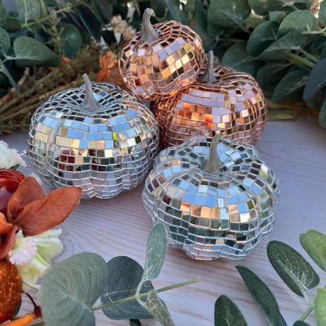 Fall Disco Ball, Disco Fall Decor, Groovy Halloween Decor, Disco Halloween Decor, Disco Ball Home Decor, Halloween Disco Ball, Disco Ball Halloween, Glam Halloween Decor, Autumn Ball