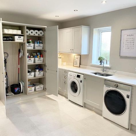 Big Utility Room, Rectangle Utility Room, Garage To Utility Conversion, L Shape Utility Room Ideas, Utility Room No Windows, Utility Entrance Room, Large Utility Room Ideas Layout, Dream Utility Room, Utility And Boot Room Ideas