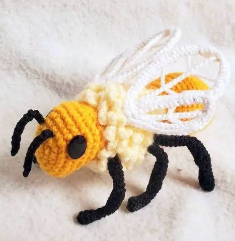 Amigurumi Bee Crochet Pattern Roundup - More Patterns! - AmVaBe Crochet Honeybee Crochet, Crochet Game, Crochet Unique, Crochet Aesthetic, Confection Au Crochet, Crochet Bee, Fun Crochet Projects, Crochet Diy, Wool Crafts