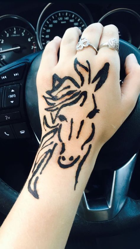 Horse Henna Tattoo, Henna Horse Designs, Horse Henna Design, Horse Henna, Cute Henna, Black Henna, Henna Tattoo Designs Simple, Horse Tattoo, Henna Tattoo Designs