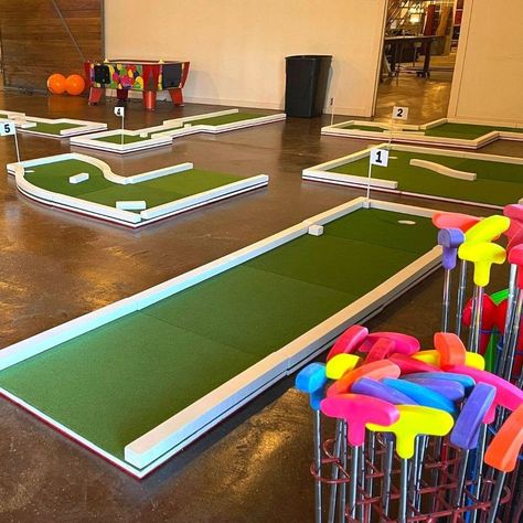 Mini Golf At Home, Mini Golf Birthday Party For Kids, Mini Golf Course Diy, Putt Putt Golf Diy Ideas, Diy Mini Golf, Cardboard Mini Golf, Small Backyard Mini Golf, Mini Golf Aesthetic, At Home Mini Golf Course