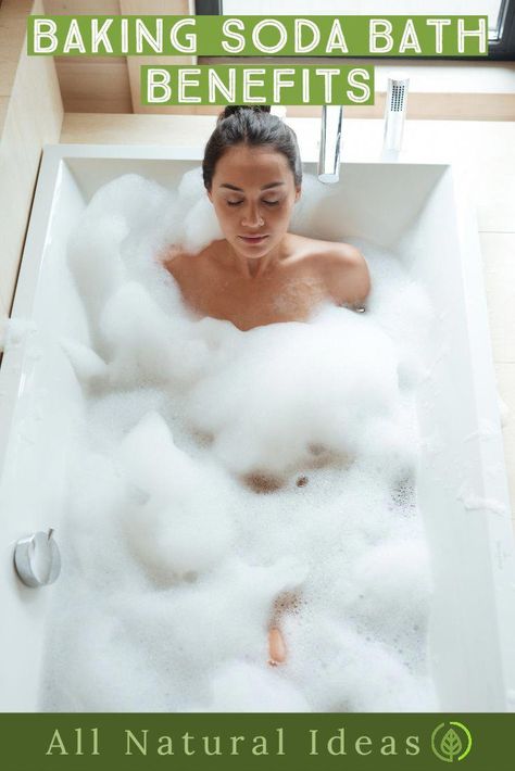 Have you ever taken a baking soda bath? It may help relieve skin issues like itching. But what are the other benefits of adding baking soda to bath water? Baking Soda Bath Benefits, Diy Shampoo Recipe, Bath Benefits, Baking Soda For Hair, Baking Soda Bath, Baking Soda Benefits, Epsom Salt Bath, Detox Bath, Baking Soda Uses