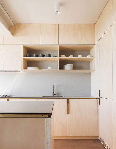 The Clovelly Apartment by James Garvan. Limed Marine Plywood joinery. Engineered ‘Hekke’ oak floorboards by Tongue and Groove. Artedomus ‘Argenton’ 6mm porcelain benchtops. Ceramics by Mud. Stools by Thonet. Photo – Katherine Lu. 6mm Porcelain Benchtops Plywood Kitchen, Plywood Interior, Kabinet Dapur, Est Living, Small Studio Apartment, Minimalist Apartment, Ikea Hack, Studio Apartment, 인테리어 디자인