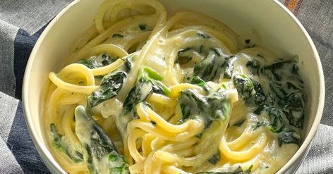 Creamed Spinach Pasta Spinach Pasta Recipes, Low Sodium Meals, 12 Tomatoes Recipes, Grandma's Recipes, The Noodle, Gratin Dish, Pasta Meals, Southern Dishes, Italian Foods