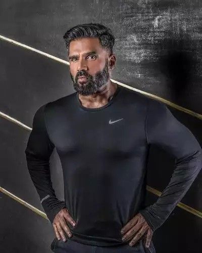 Sunil Shetty, Suniel Shetty, Beard Styles Short, Black Sportswear, 90s Bollywood, Creative Shot, Live Photos, Capturing Moments, Best Supporting Actor