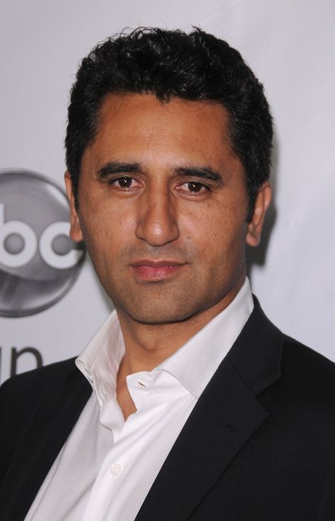 Cliff Curtis, Avengers Series, Hollywood Men, Blockbuster Movies, Jane The Virgin, Fear The Walking Dead, It's Raining, Avengers Movies, Film Director