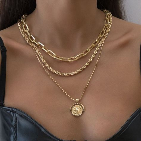 Gold Coin Jewelry, Fancy Jewelry Necklace, Stacked Necklaces, Necklace Collection, Chunky Jewelry, Gold Necklace Set, Jewelry Fashion Trends, Jewelry Essentials, Classy Jewelry