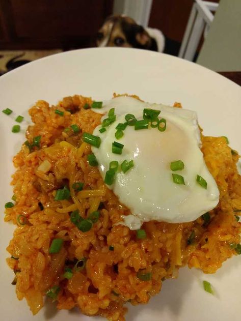 Cheesy Kimchi Fried Rice, Kim Chee Fried Rice Hawaii, Eating Photography, Egg Calories, Fried Rice With Egg, Rice Food, Kimchi Fried Rice, Food Pics, Cheese Fries