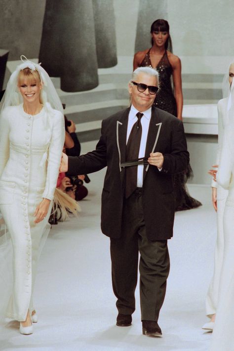 The Most Incredible Chanel Wedding Dresses Ever Created | Who What Wear UK Chanel Wedding Dress, Column Wedding Gown, Chanel Wedding, White Wedding Suit, Mode Chanel, Carla Bruni, Chanel Couture, Chanel Haute Couture, Linda Evangelista