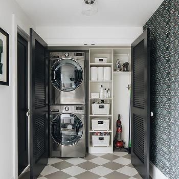 Perfect Laundry Room, Dream Laundry Room, Laundry Room Closet, Laundry Room Layouts, Laundry Design, Modern Laundry Rooms, Farmhouse Laundry Room, Gray Cabinets, Laundry Room Remodel