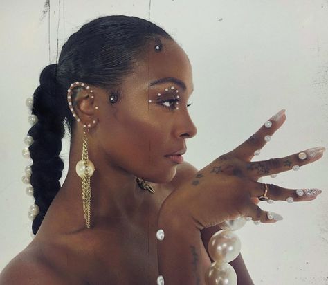 DAWN’s Instagram photo: “pearlsuation” Dawn Richard, Types Of Makeup, Female Rappers, Black Is Beautiful, Design Inspo, Nail Design, Makeup Yourself, Ear Cuff, Fashion Photography