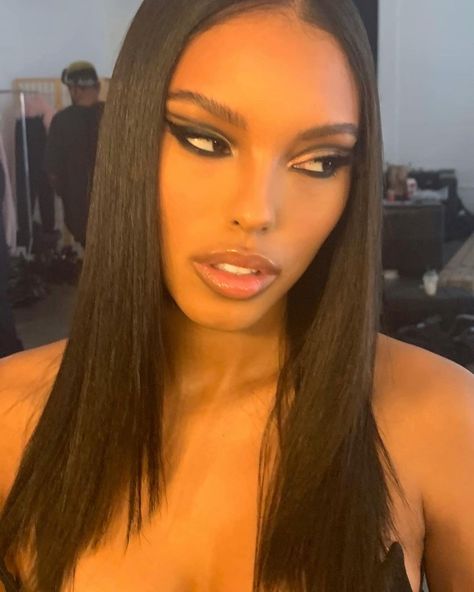 Almond Eye Makeup Aesthetic, Sleek Makeup Look, Dark Makeup Looks Black Women, Light Skin Makeup Looks, Going Out Makeup Looks, Rich Girl Makeup, Seductive Makeup Looks, Hot Makeup Looks, Vixen Makeup