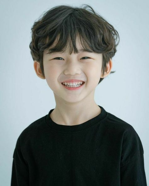 Korean Baby Boy, Asian Boy Haircuts, Kids Hairstyles Boys, Baby Haircut, Baby Boy Haircuts, Baby Boy Hairstyles, Korean Haircut, Ulzzang Kids, Cute Asian Babies