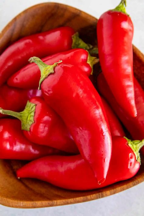 Fresno Pepper - Much Like a Jalapeno Fresno Peppers Recipes, Fresno Chili Peppers Recipes, Fresno Chili Peppers, Pepper Health Benefits, Types Of Chili, Types Of Chili Peppers, Datil Pepper, Fresno Peppers, Fresno Chili