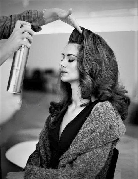 Anna Hair, Salon Pictures, Bouffant Hair, Tousled Hair, Hair Brands, Love Your Hair, Foto Poses, Super Long Hair, Retro Hairstyles