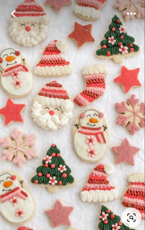 Sugar Cookie Simple Decorating, Buttercream Frosted Christmas Cookies, Christmas Buttercream Cookies, Christmas Cookies Buttercream, Cookie Tray Display Ideas, Buttercream Christmas Cookies, Christmas Buttercream, Icing Videos, Cookies 2023