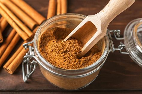 12 Types of Cinnamon Powder with Dangerously High Levels of Lead Types Of Cinnamon, Applesauce Pouches, Plastic Kitchen Utensils, Homemade Beds, Restaurant Trends, Cinnamon Applesauce, Homemade Lunch, Cinnamon Powder, Simply Recipes