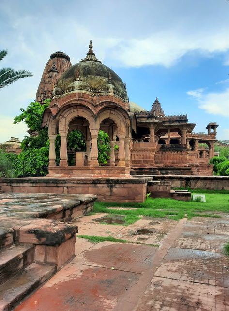 Royal Cenotaphs at Mandore Gardens, 9km from Jodhpur Mandore Gardens Jodhpur, Hand Pictures, Jodhpur, Natural History, Painting Ideas, Carving, History, Quick Saves, Art