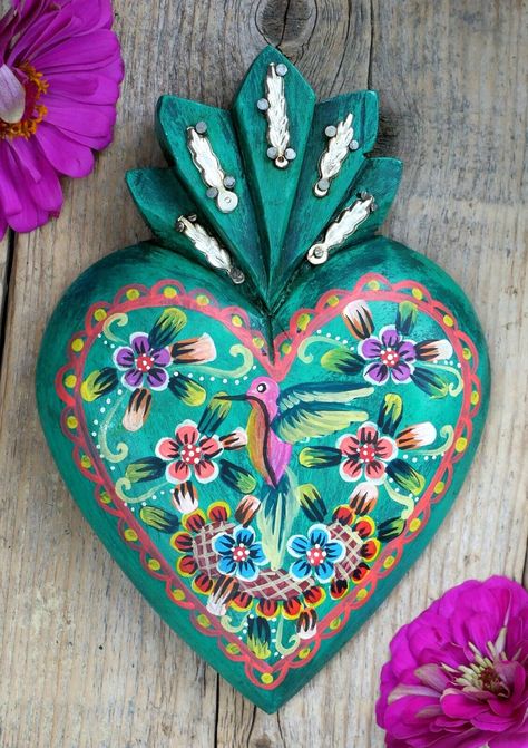 Heart Wood Hand Painted Hummingbird Milagros Handmade Pátzcuaro Mexican Folk Art Mexican Folk Art Decor Diy, Mexican Folk Art Painting Vintage, Mexican Folk Art Pattern, Mexican Folk Art Decor, Turtle Painted Rocks, Mexican Style Decor, Mexican Folk Art Painting, Latin Art, Gif Ideas