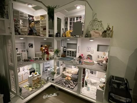 🙋🏼‍♀️ I‘m ᒪᎥᑎᗪᗩ 👋🏽 (@lin.dolls) • Instagram photos and videos Big Doll House, Realistic Barbie, Barbie House Furniture, Dollhouse Decorating, Diy Barbie House, Custom Barbie, Barbie Room, Barbie Diorama, Doll House Plans