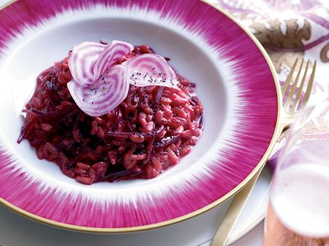 Beet Risotto | Beets give this creamy risotto stunning color and delicate sweetness. Grace Parisi suggests wearing rubber gloves and shredding the beets directly int... Beet Risotto, Valentines Food Dinner, Chilled Soup, Valentine Dinner, Wine Food Pairing, Risotto Recipes, Food Pairings, Healthy Juices, Sweet Onion