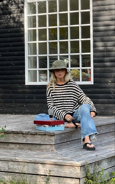 Fisherman Outfit Aesthetic, Maine Summer Outfit, Coastal Grandpa Outfits, East Coast Outfits, Maine Outfits, New England Outfit, New England Summer Outfits, Maine Fashion, Grandma Style