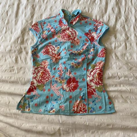 00s floral shirt from H&M Qipao style with capped... - Depop Qipao Shirt, Qipao Top, Old Outfits, Cheongsam Dress, Style Savvy, Capped Sleeves, Greenhouses, Cute Fits, Floral Shirt