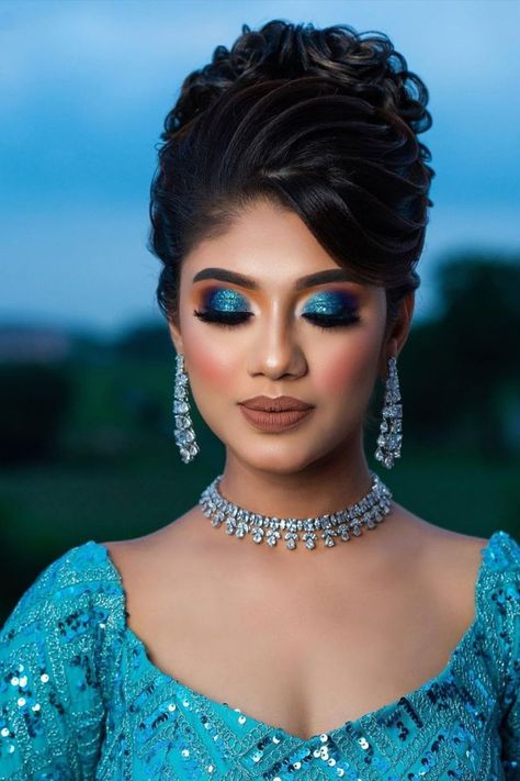 Eyes Hazel, Dusky Skin, Bridal Makeup Tips, Blue Eyeshadow Looks, Eyebrows Makeup, Brown Girls Makeup, Indian Bride Makeup, Glittery Eyes, Bridal Makeup Images