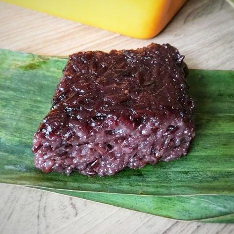 PinoyBites | Purple Biko (Sweet Rice Cake) - PinoyBites Black Rice Recipe Dessert, Black Glutinous Rice Dessert, Black Glutinous Rice Recipes, Purple Rice Recipes, Sweet Rice Cake, Black Rice Recipe, Biko Recipe, Filipino Dessert Recipes, Pinoy Dessert