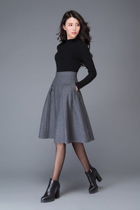 7c4ede33a62160a19586f6e26eaefacfdesc53173446ri Classy Skirt Outfits, Unique Skirts Design, Rok Outfit, Classy Skirts, Autumn Outwear, Unique Skirts, Tunic Designs, Outfits Modest, Winter Skirt Outfit