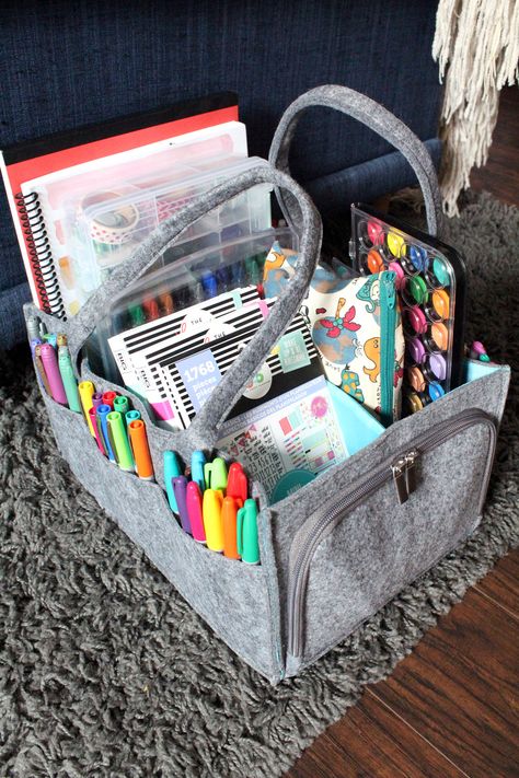 Planner Storage Organization, How To Organize Bags, Office In A Bag, Art Supply Caddy, Planner Cart, Sunday Basket, Office On The Go, Planner Storage, Travel Desk