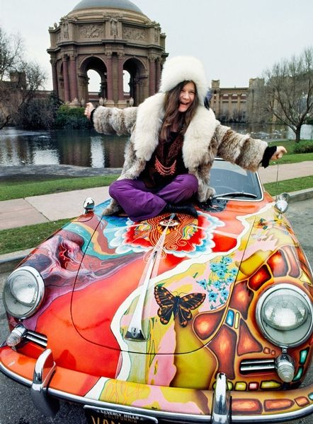 Joni Mitchell Library - The Year That Upended Women’s Fashion—and Nearly Everything Else: Vanity Fair, March 2017 Janis Joplin Style, Janis Joplin Porsche, Velvet Bell Bottoms, Jim Marshall, Beau Gif, Rock & Roll, Mode Hippie, Music Photographer, Estilo Hippie