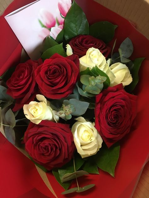 Show your love to your special person by surprising him with some colourful flowers! Flowers For Him, Surprise Flowers, Love Rose Flower, Red Aesthetic Grunge, Aesthetic Rose, Forearm Sleeve Tattoos, Aesthetic Roses, Colourful Flowers, Order Flowers Online