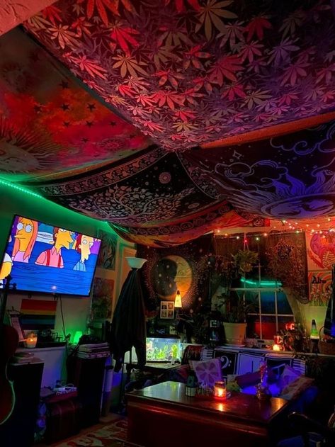 Cozy Trippy Bedroom, Alternative Living Room Ideas Small Spaces, Trippy Game Room, Trippy Living Room Ideas Apartment, Room Inspo Trippy, Trippy Dorm Room Ideas, Trippy House Aesthetic, Rave Room Aesthetic, Trippy Apartment Decor