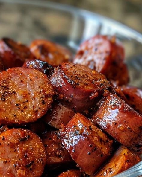 Smoked Sausage Snacks, Slow Cooker Spicy Sriracha Kielbasa Bites, Red Sausage Recipes, Brats In Slow Cooker, Bratwurst Appetizer Recipes, Appetizer Recipes Kilbasa, Sausage Dog Recipes, Polish Sausage Appetizers, Brats Recipes Easy Meals