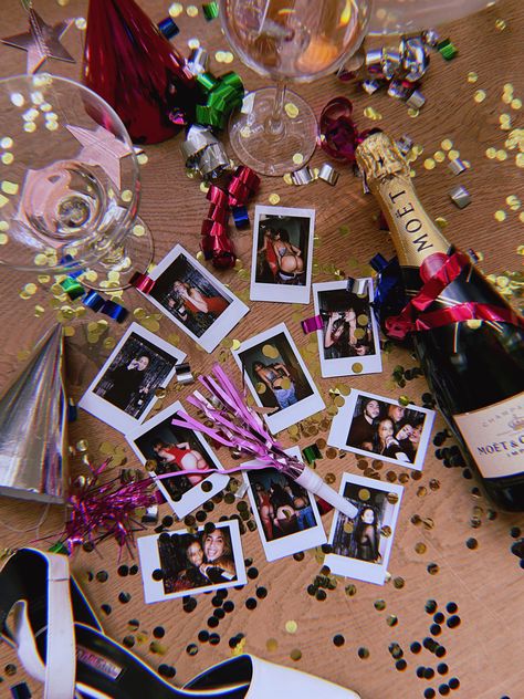 New year polaroid New Years Polaroid Pictures, New Years Ig Pics, New Year Polaroid, New Year’s Eve Photo Booth, 90s New Years Eve Party, New Year Eve Photoshoot, New Years Vision Board Party, New Year’s Eve Party Decor Ideas, Polaroid Party Ideas