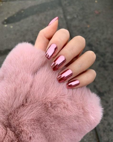 Pink Oval Nails, Nail Glitter Powder, Chrome Nail Polish, Pink Chrome Nails, Chrome Nail Art, Pointy Nails, Chrome Nails Designs, Mirror Nails, Pink Chrome