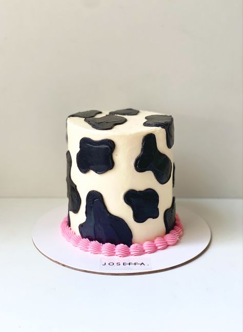 Cow Print Cake Ideas Buttercream, Pink Cow Cake 1st Birthdays, 4 Ever Moody Birthday Cake, Cowgirl 21st Birthday Cake, Cowprint Birthday Cakes, Rodeo Smash Cake Girl, First Rodeo Smash Cake Girl, Holy Cow I’m One Cake Ideas, Holy Cow Im One Birthday Girl Cake