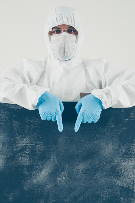 A doctor in mask, gloves and protective ... | Free Photo #Freepik #freephoto #hand #medical #doctor #health Surgical Gloves, Medical Wallpaper, Doctor Mask, Health And Fitness Magazine, Healthy Diet Tips, Medical Glove, Daily Health Tips, Fitness Advice, Medical Masks